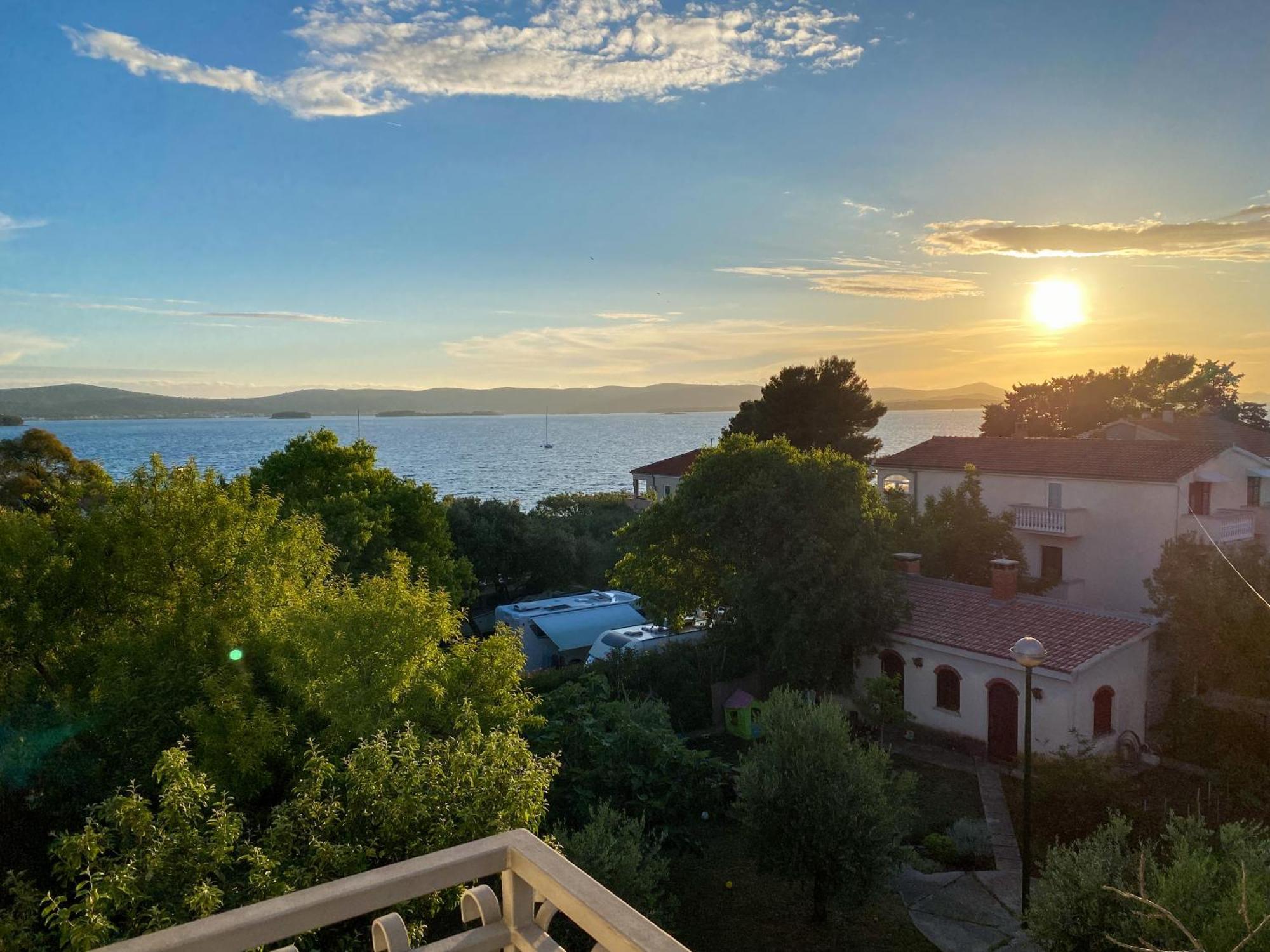 Apartments Maria Biograd Na Moru Bagian luar foto