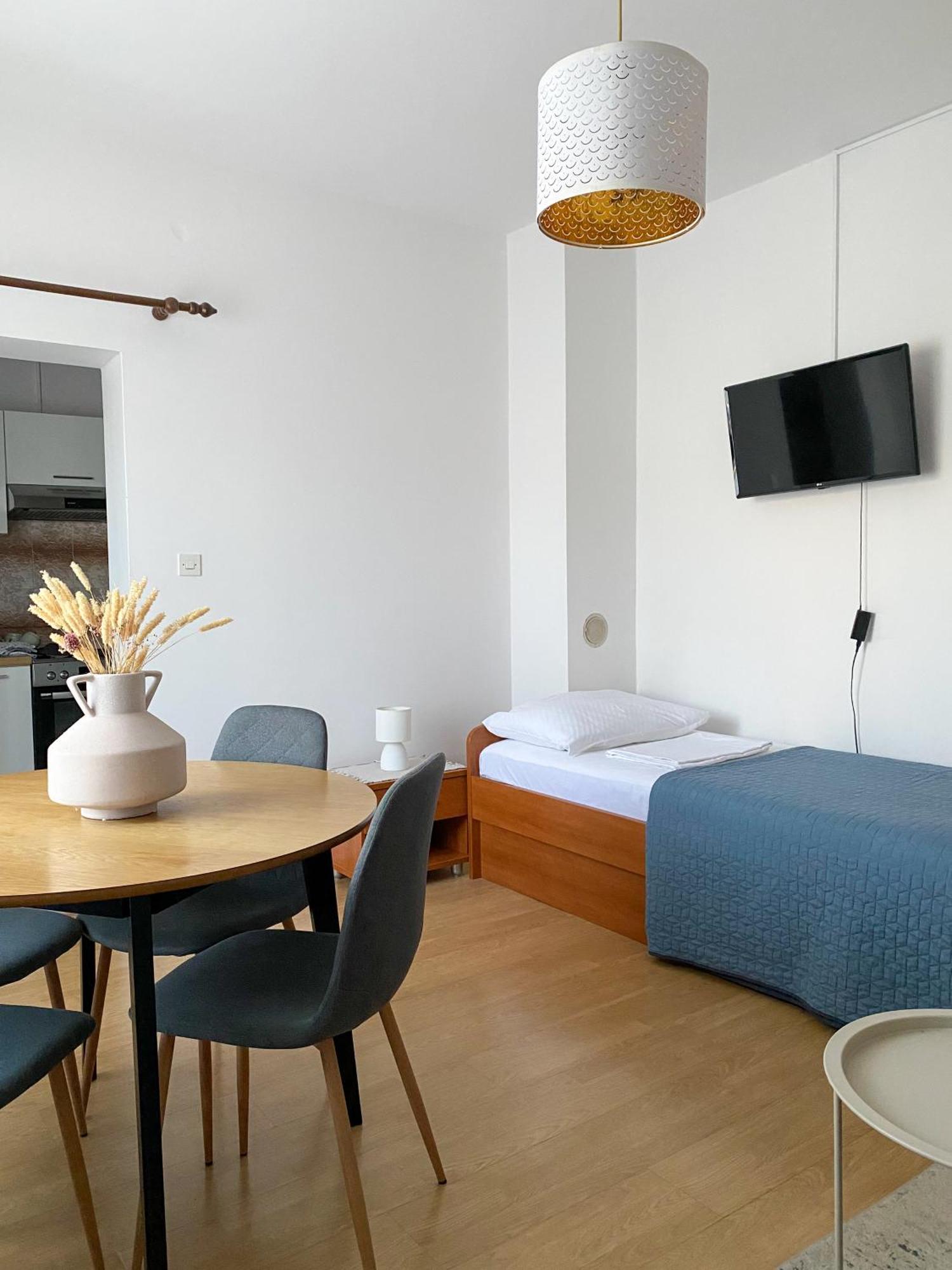 Apartments Maria Biograd Na Moru Bagian luar foto